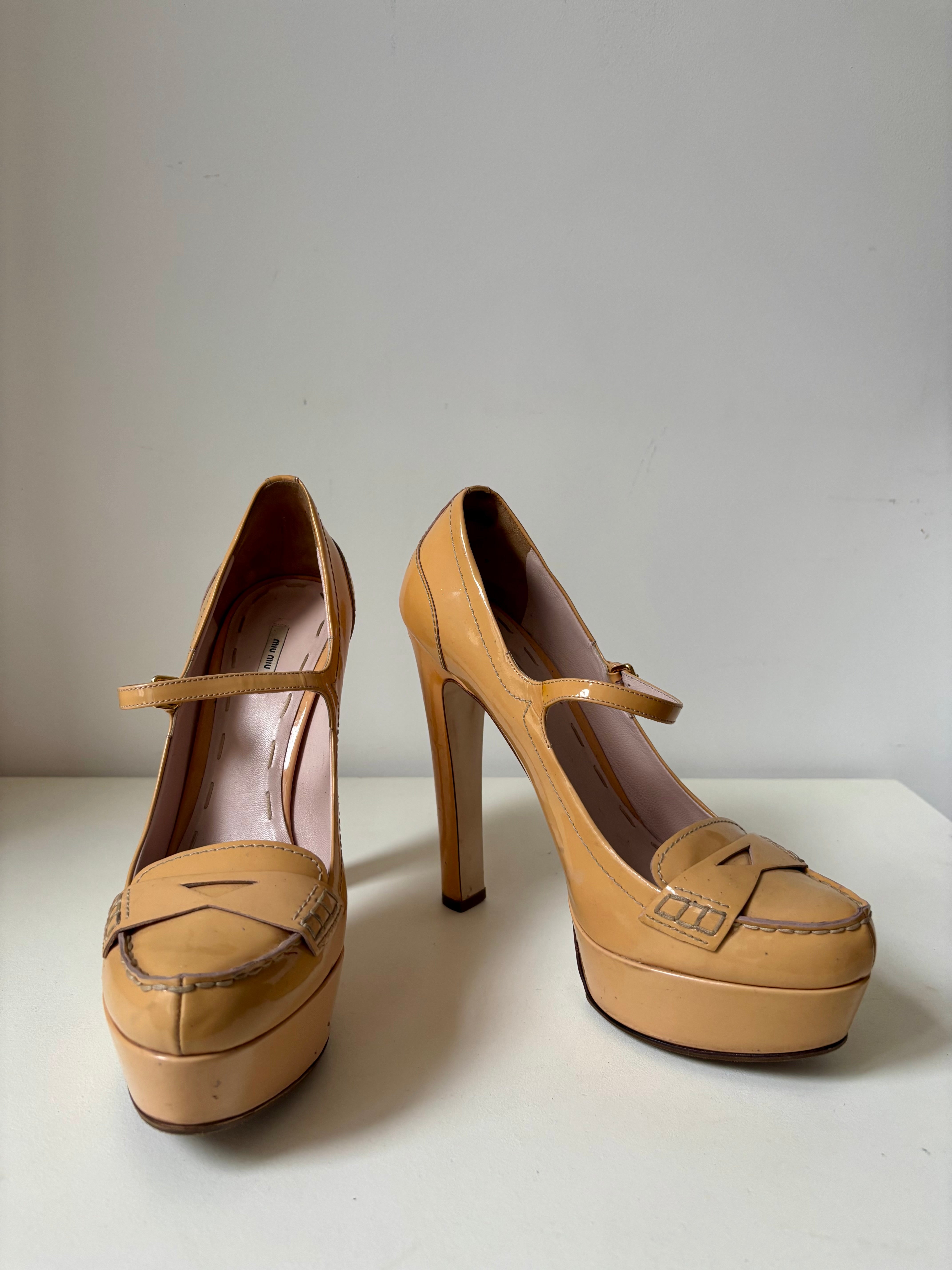 Miu Miu Mary-Jane verni moutarde – 40