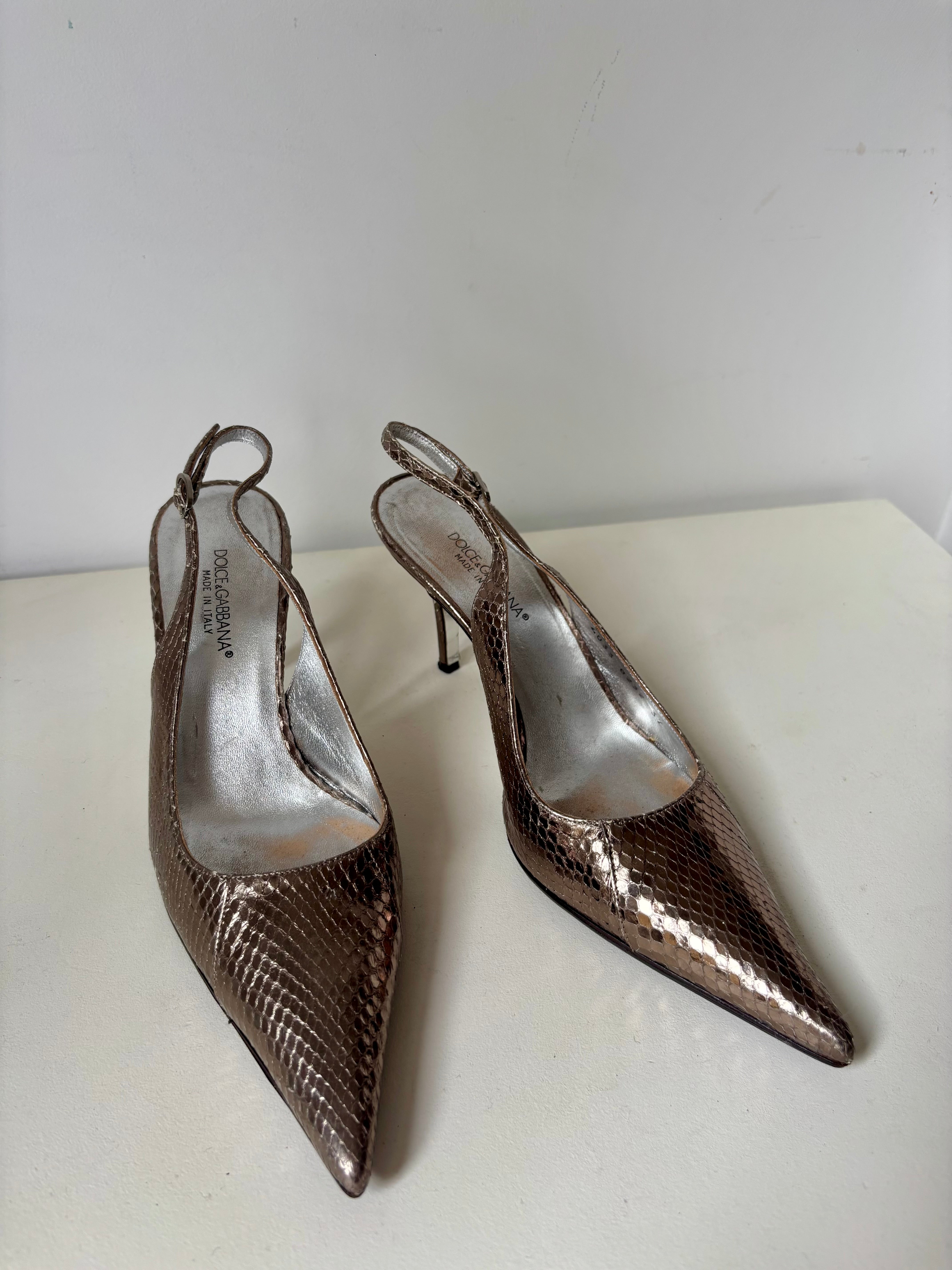 Dolce & Gabbana Escarpins slingback python métallisé — 37