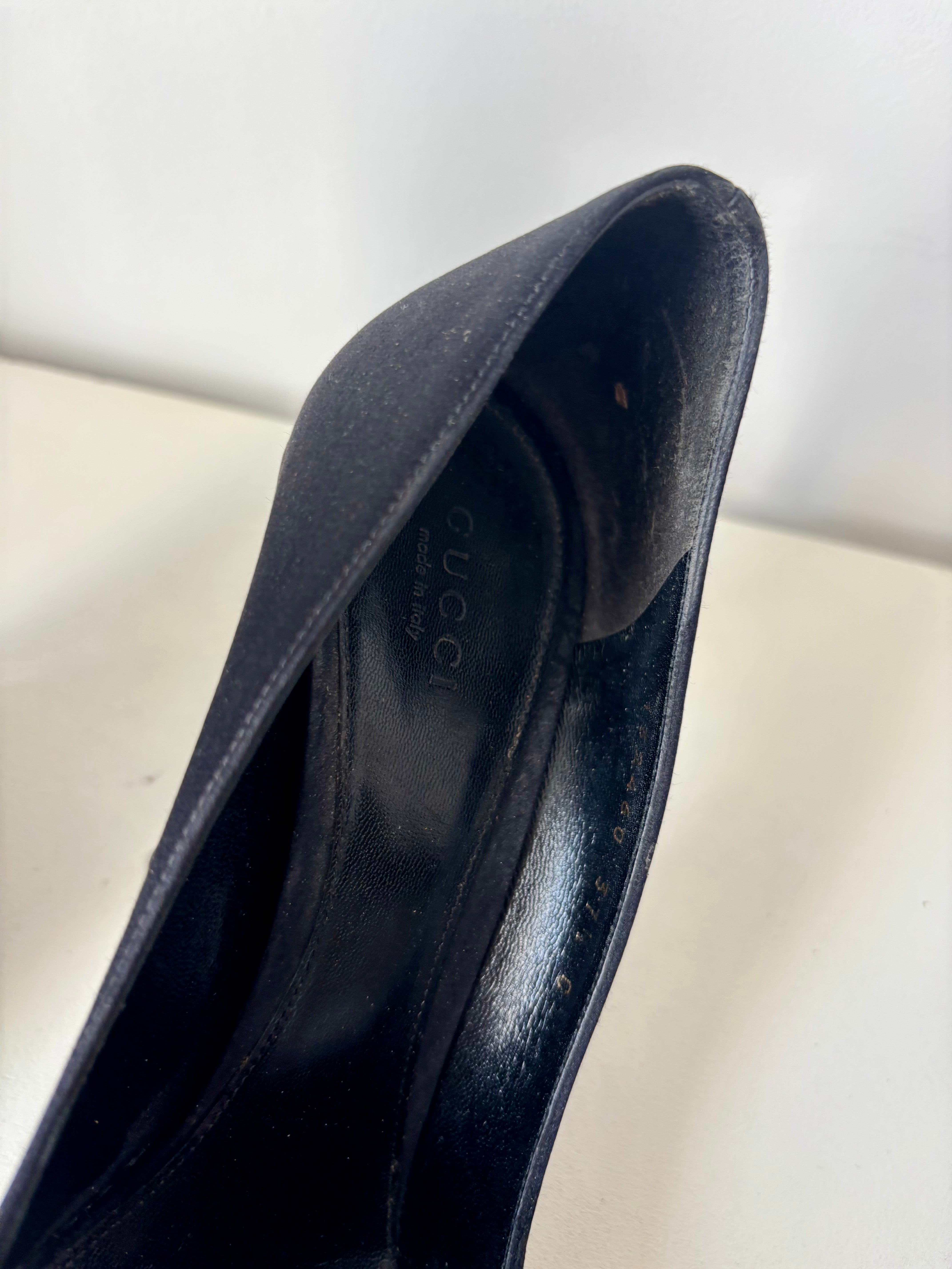 Gucci escarpins satin noir à mors strass – 37,5