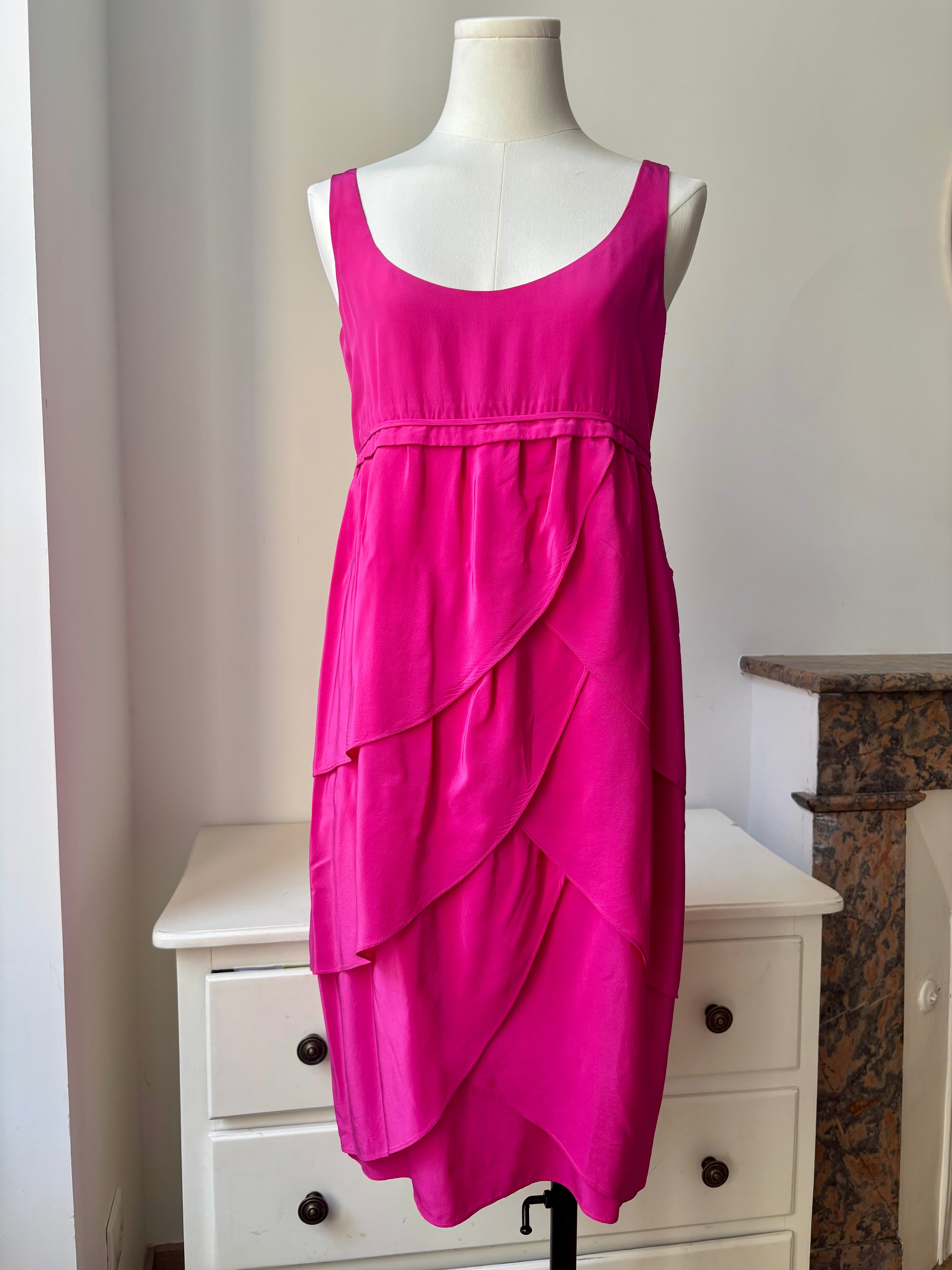 Robe Moschino rose fuchsia drapée en soie – S/M