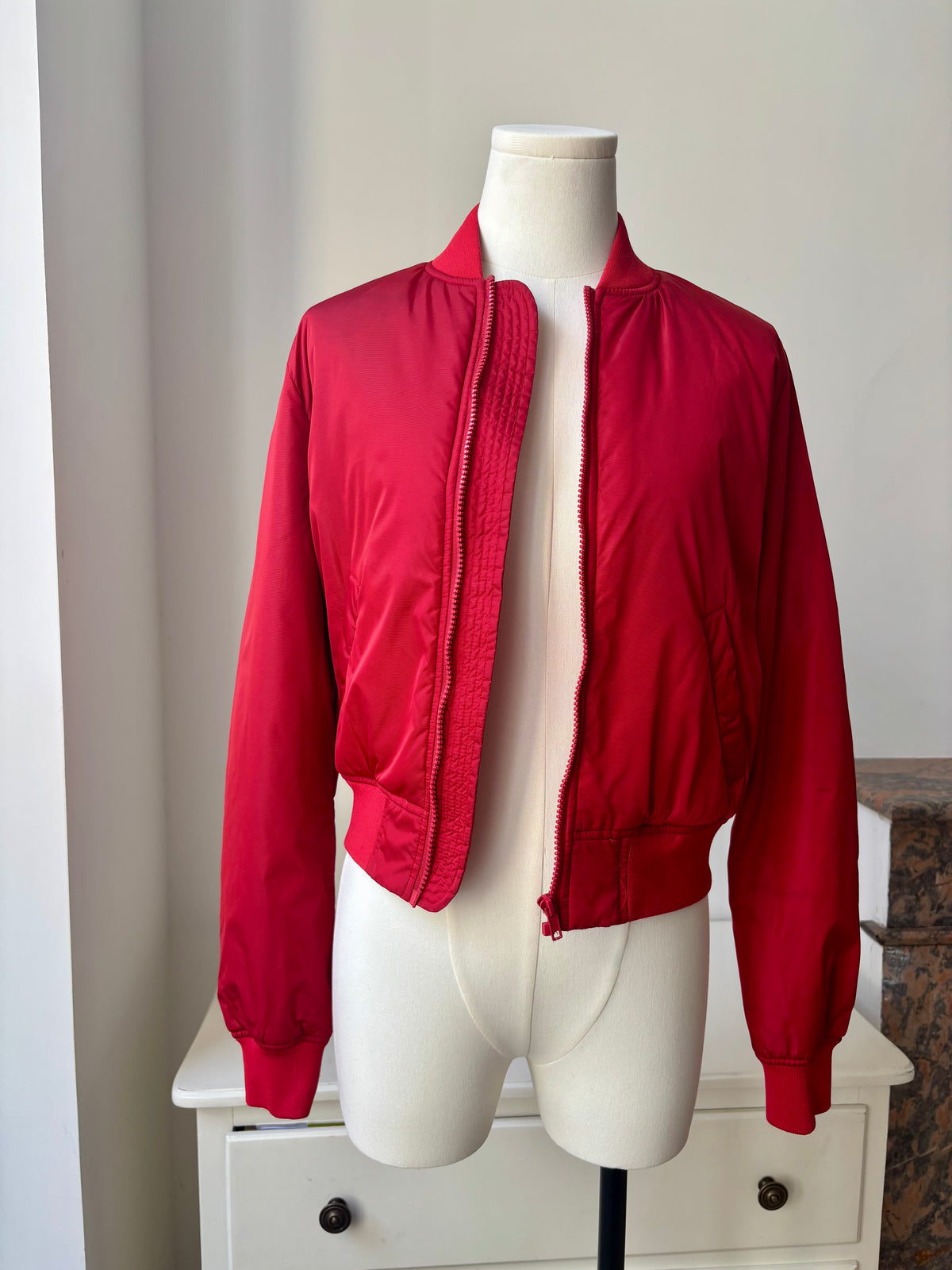 Love Moschino Bomber rouge avec logo – taille S