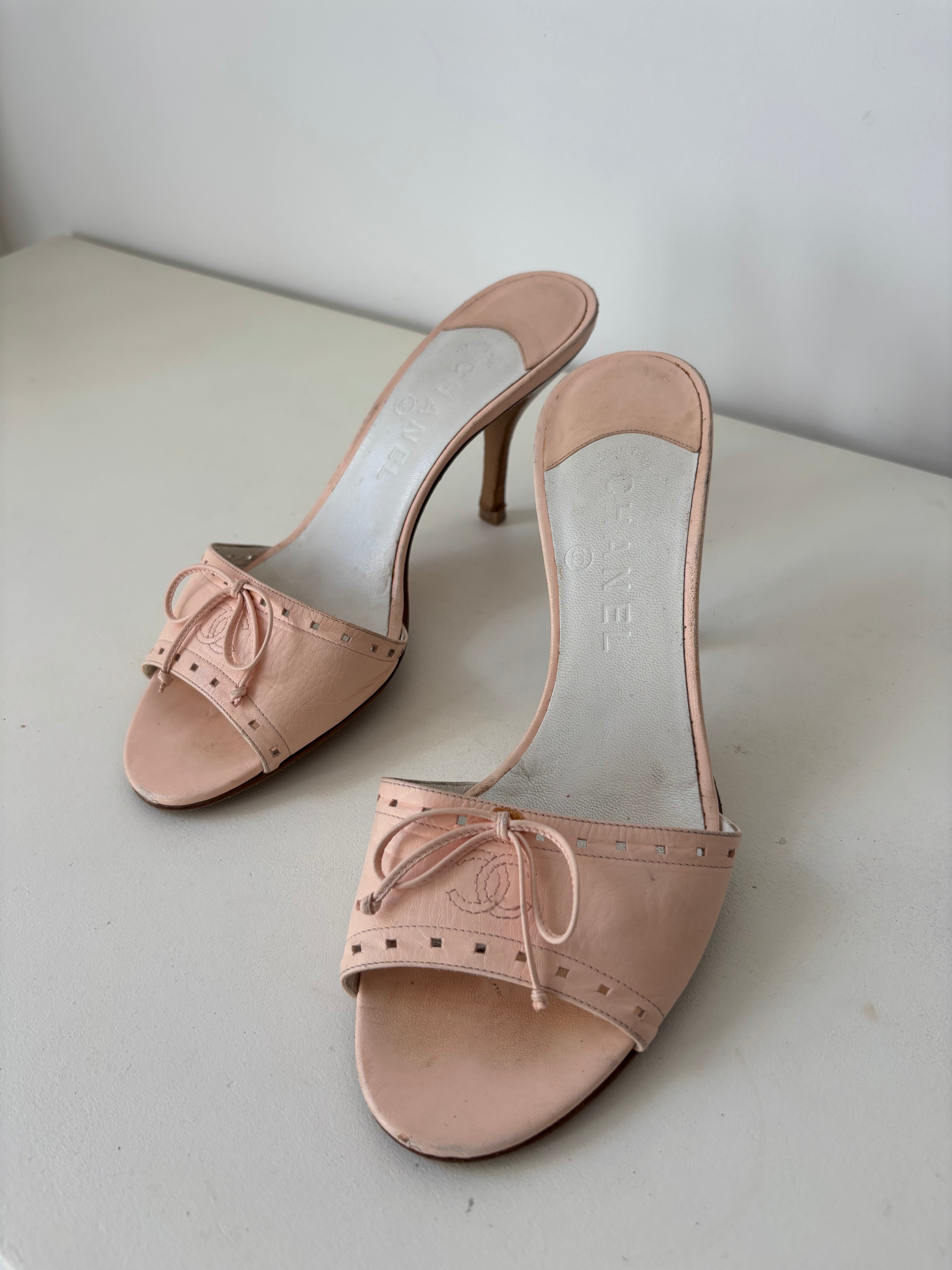 Chanel mules cuir rose CC - 39