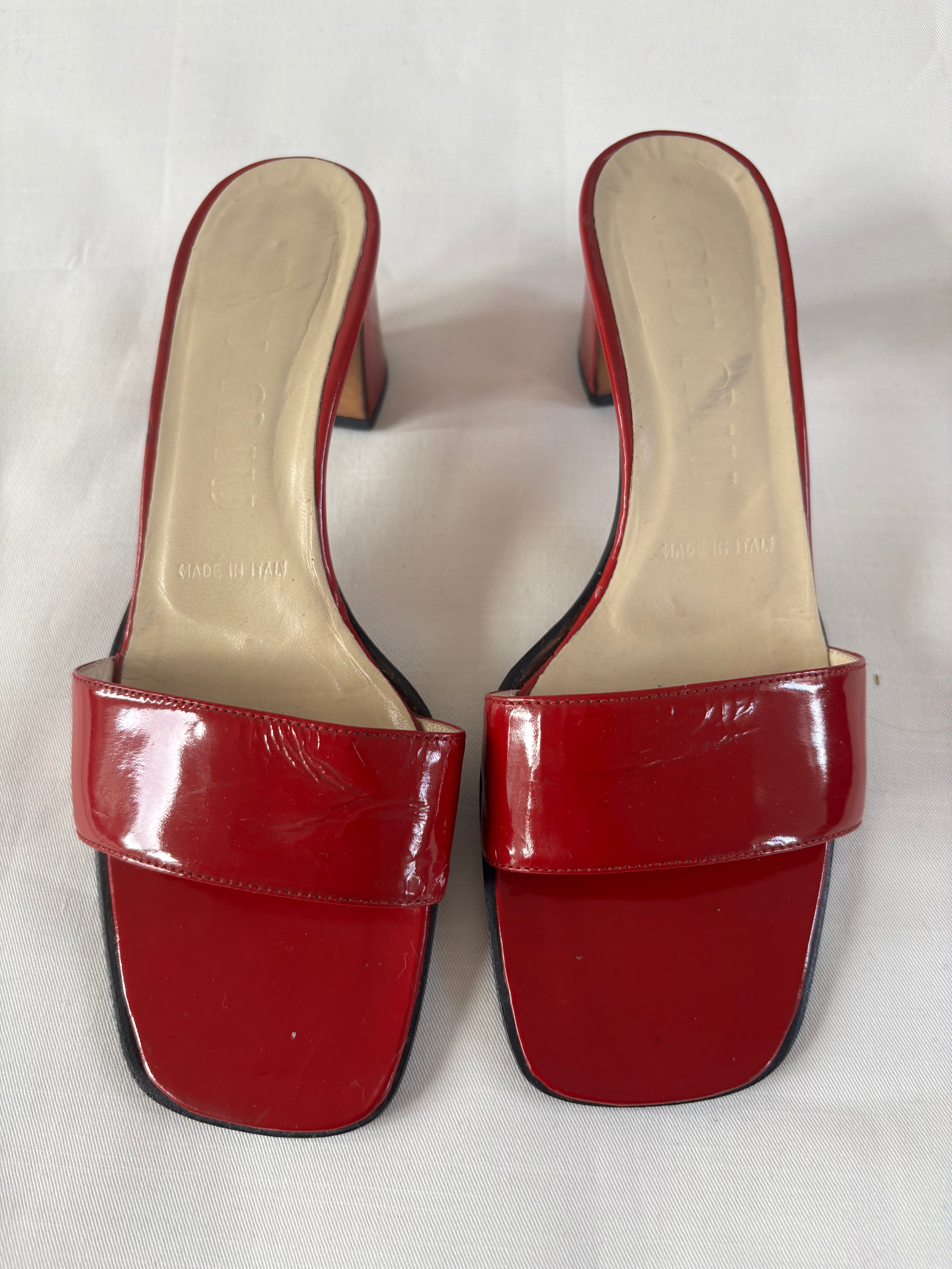 Miu Miu mules cuir rouge - 38,5