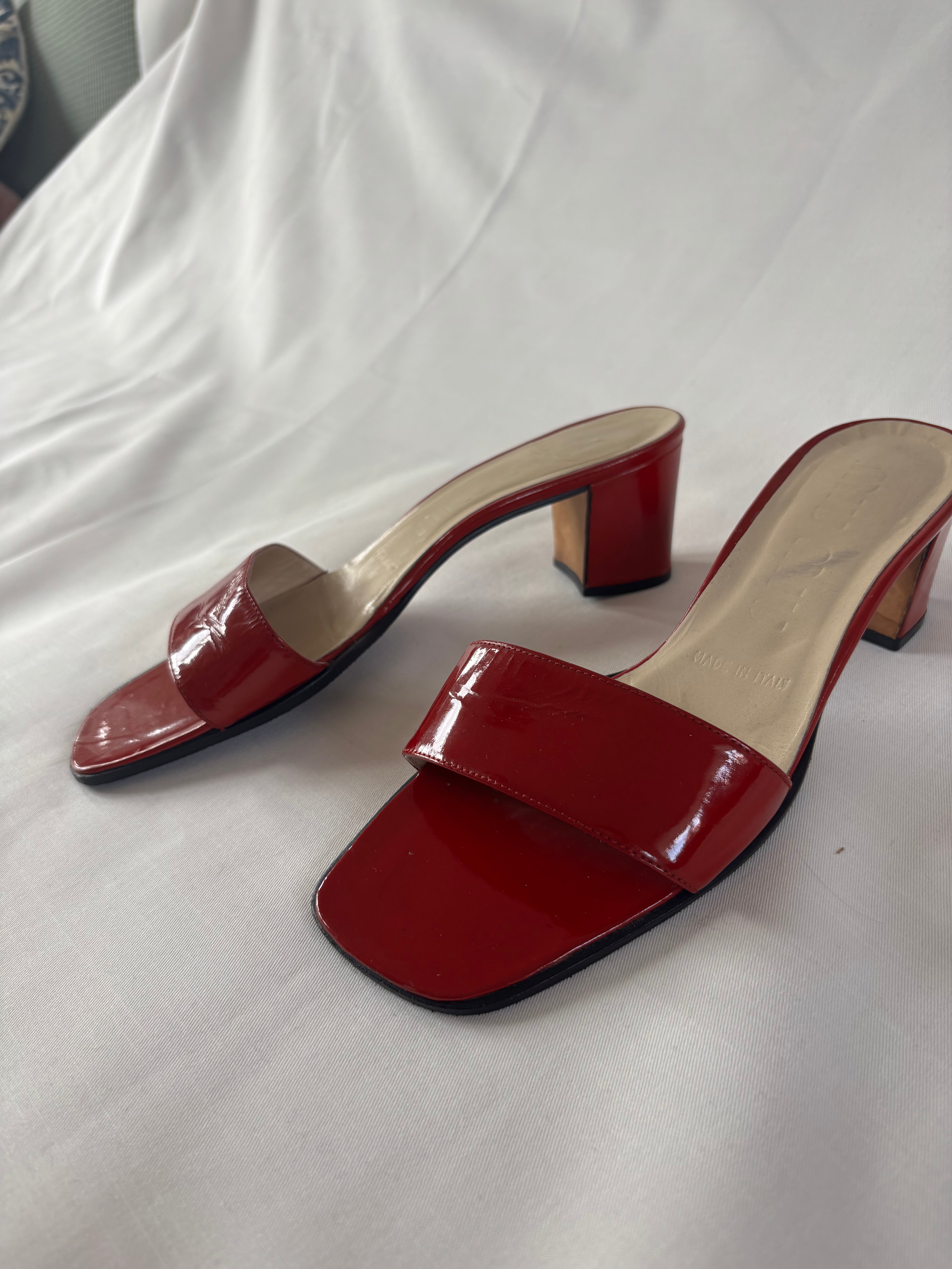 Miu Miu mules cuir rouge - 38,5
