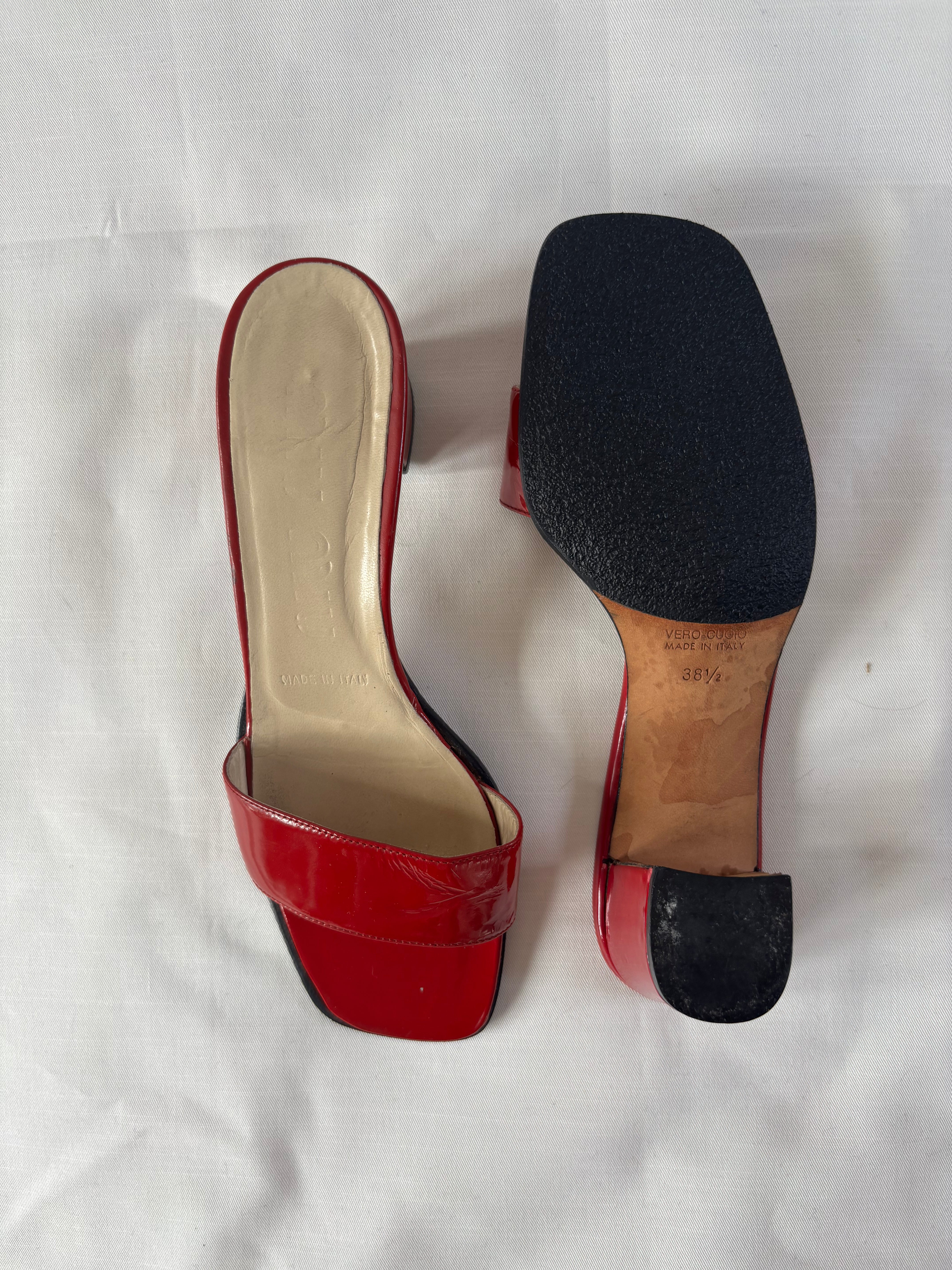 Miu Miu mules cuir rouge - 38,5