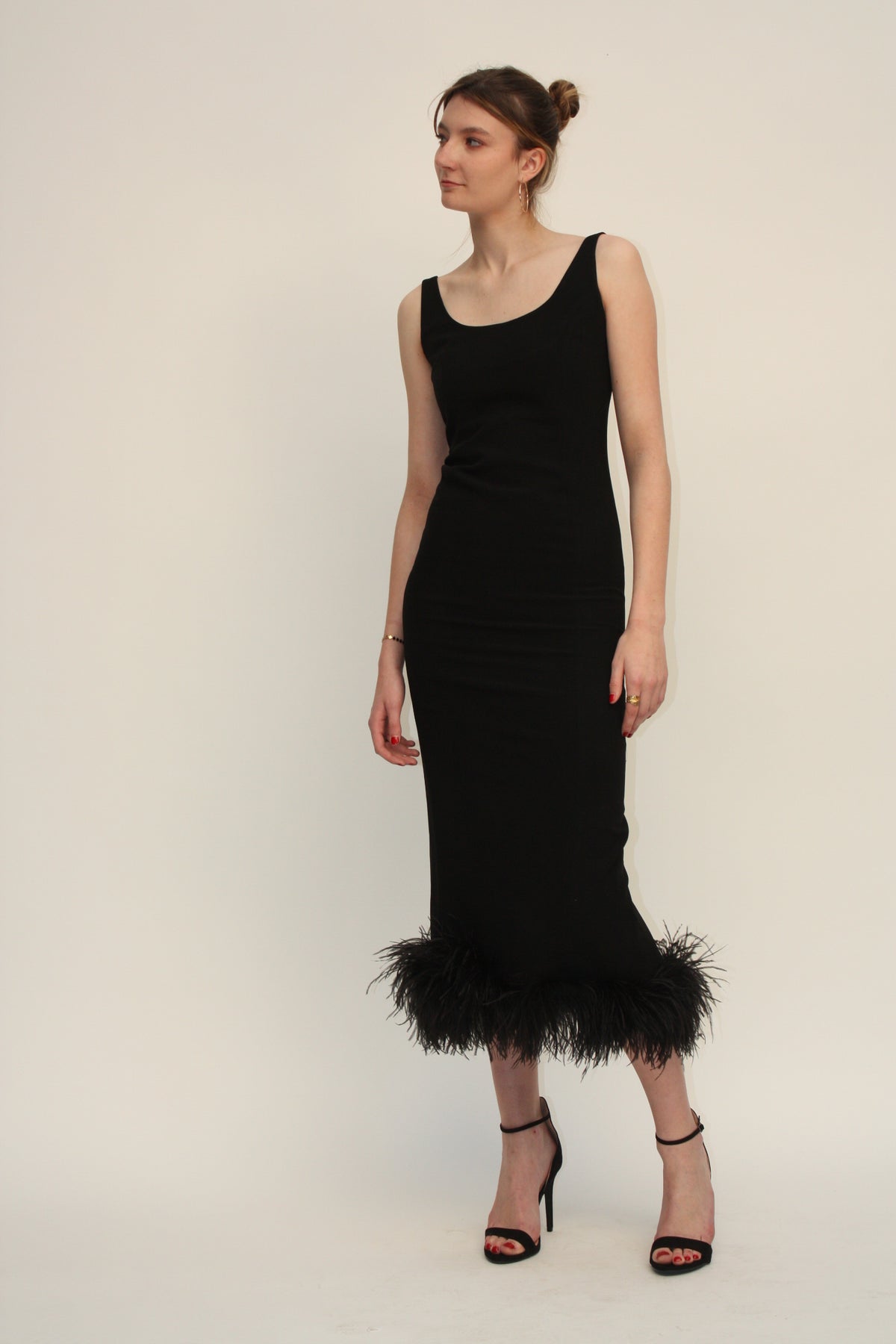 Paule Ka – Robe noire longue à plumes – XS