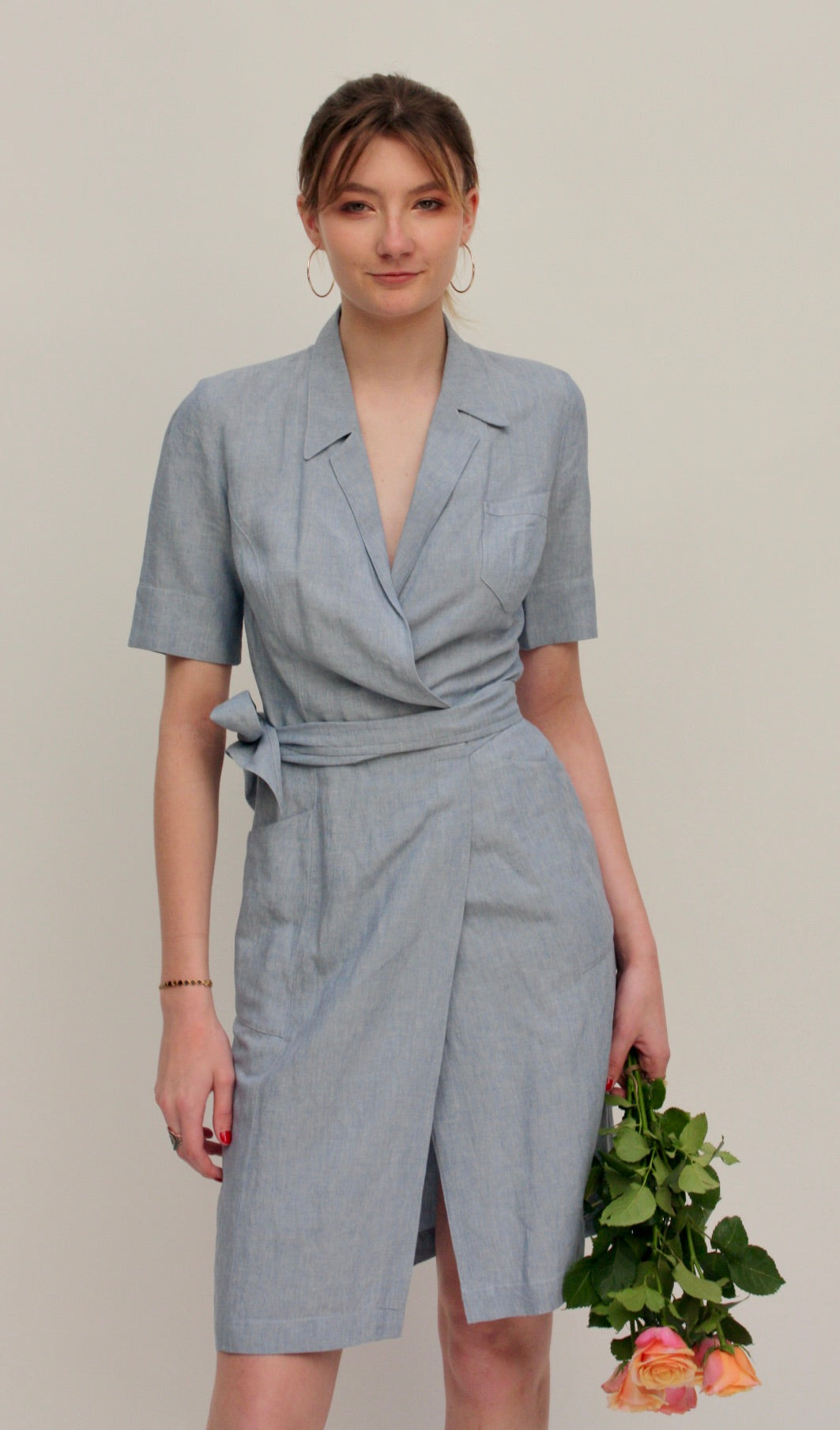 Mugler – Robe tailleur bleu-gris ceinturée – S