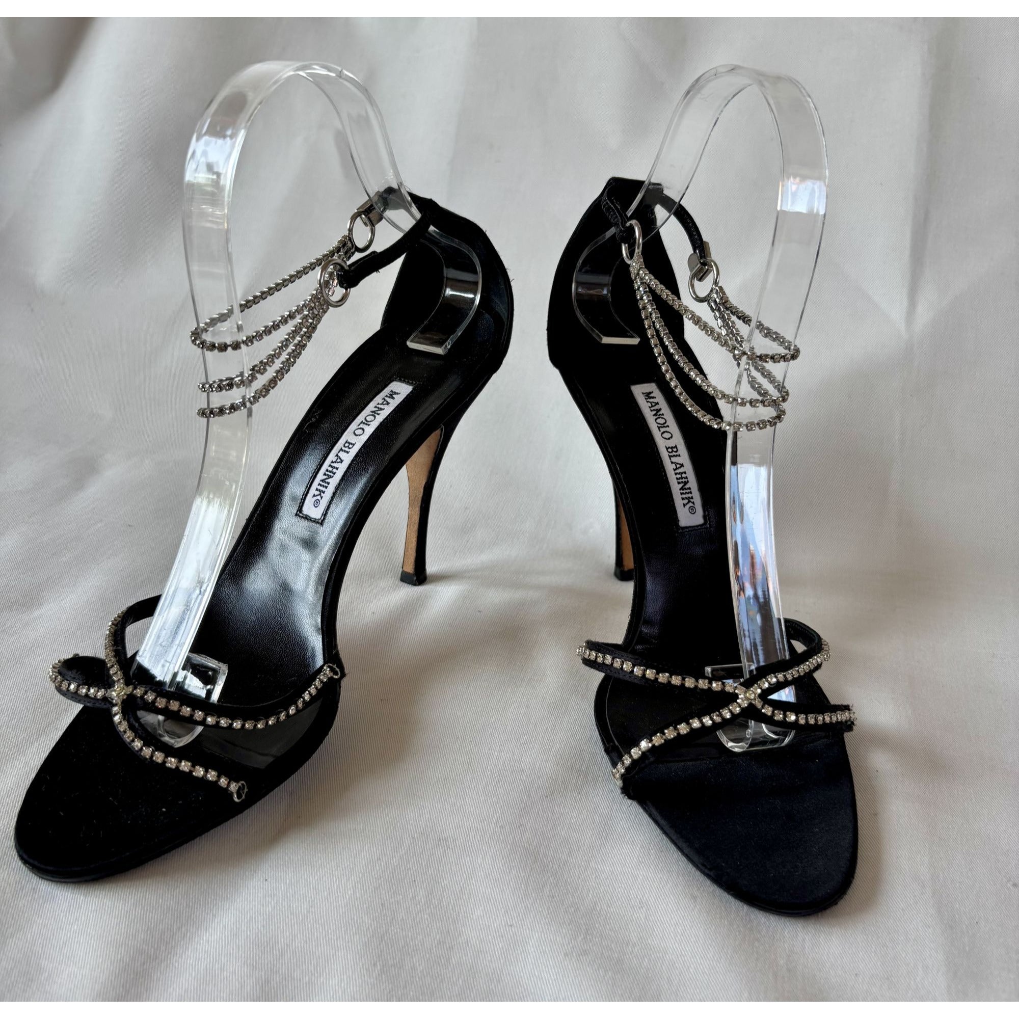 Escarpins Manolo Blahnik à strass