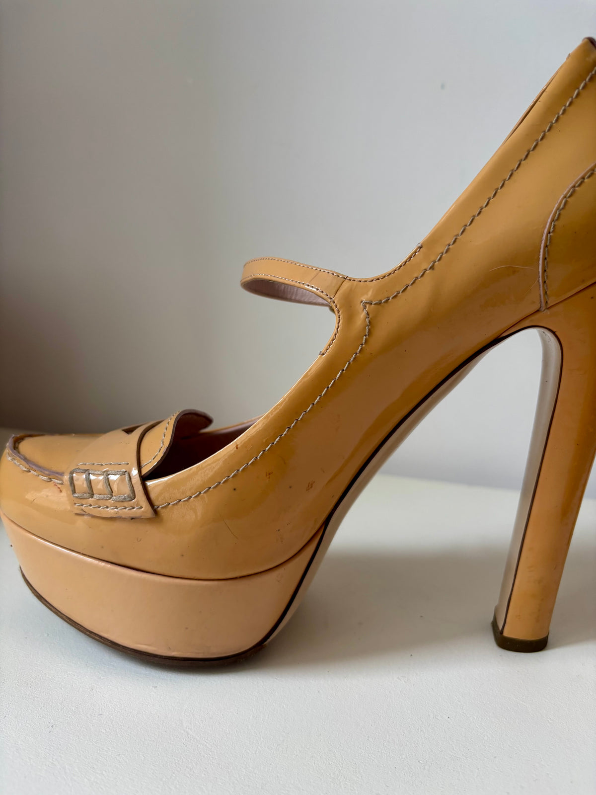 Miu Miu Mary-Jane verni moutarde – 40