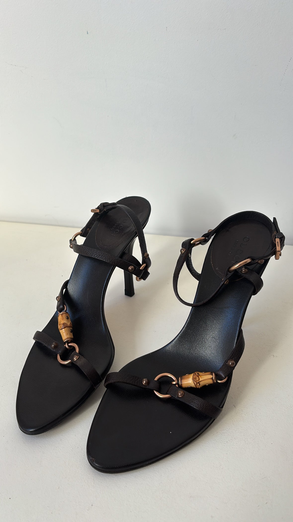 Gucci – Sandales en cuir noir détail bambou – 37