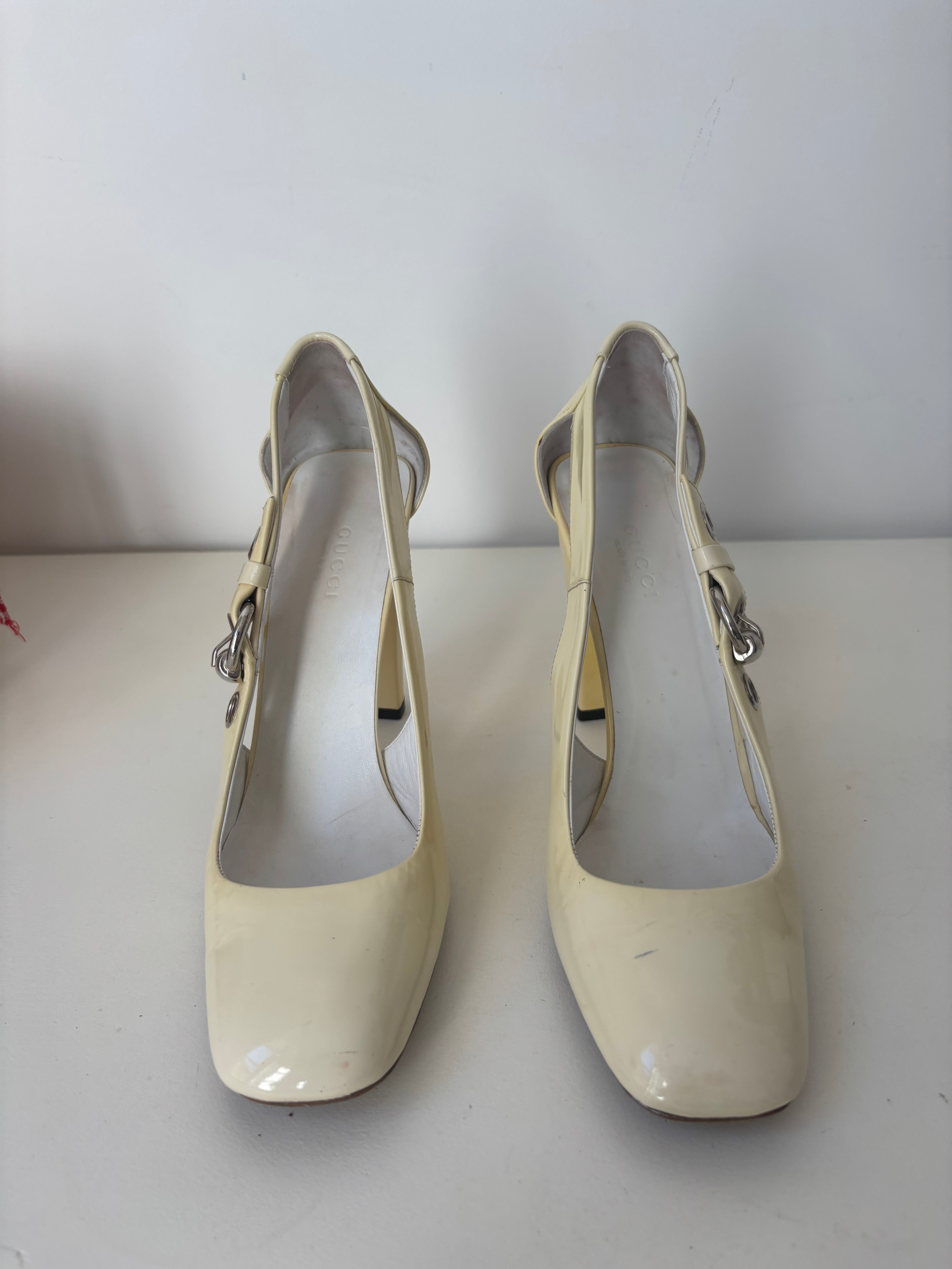 Gucci escarpins vernis ivoire à bride – 37