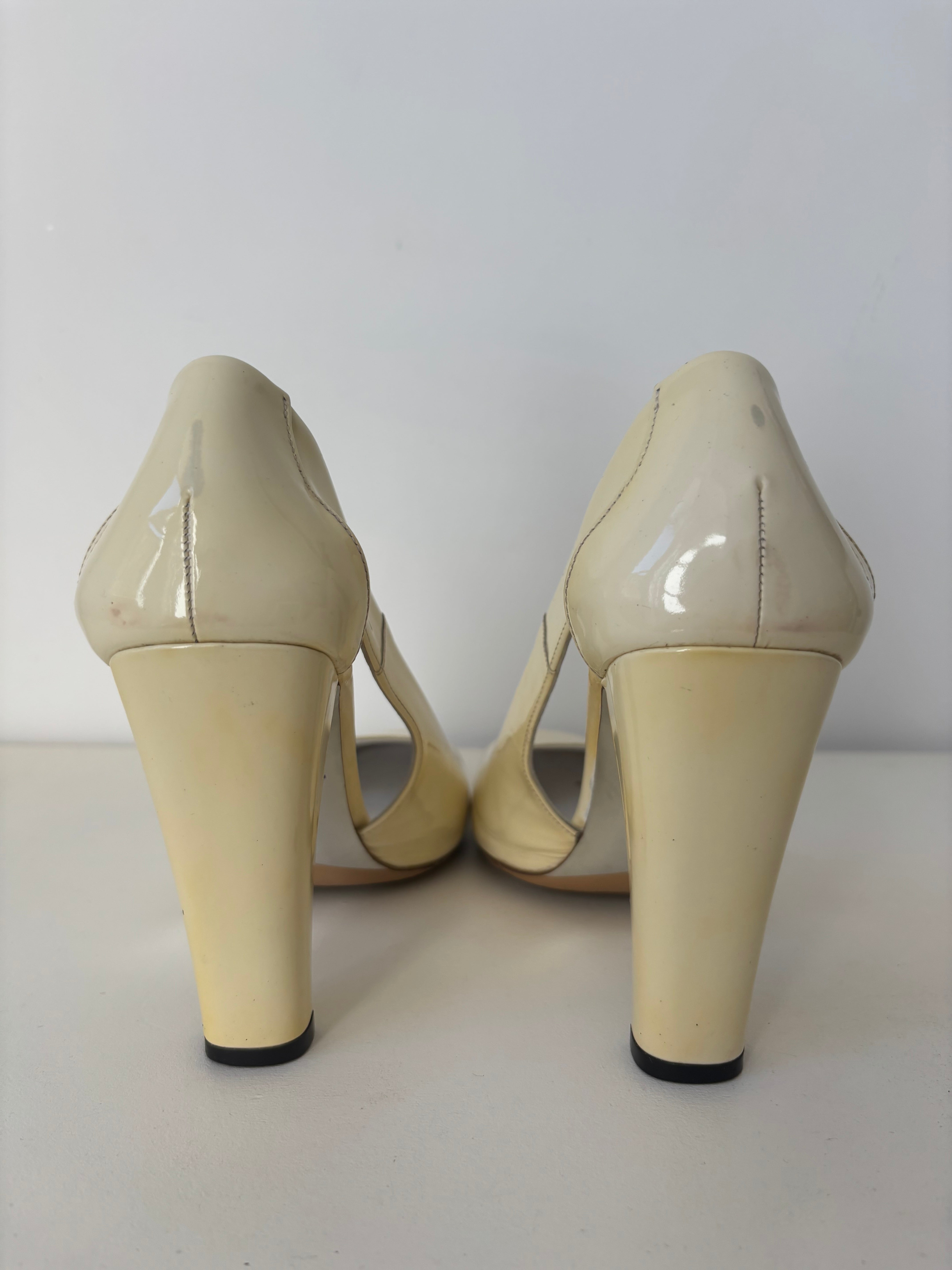 Gucci escarpins vernis ivoire à bride – 37