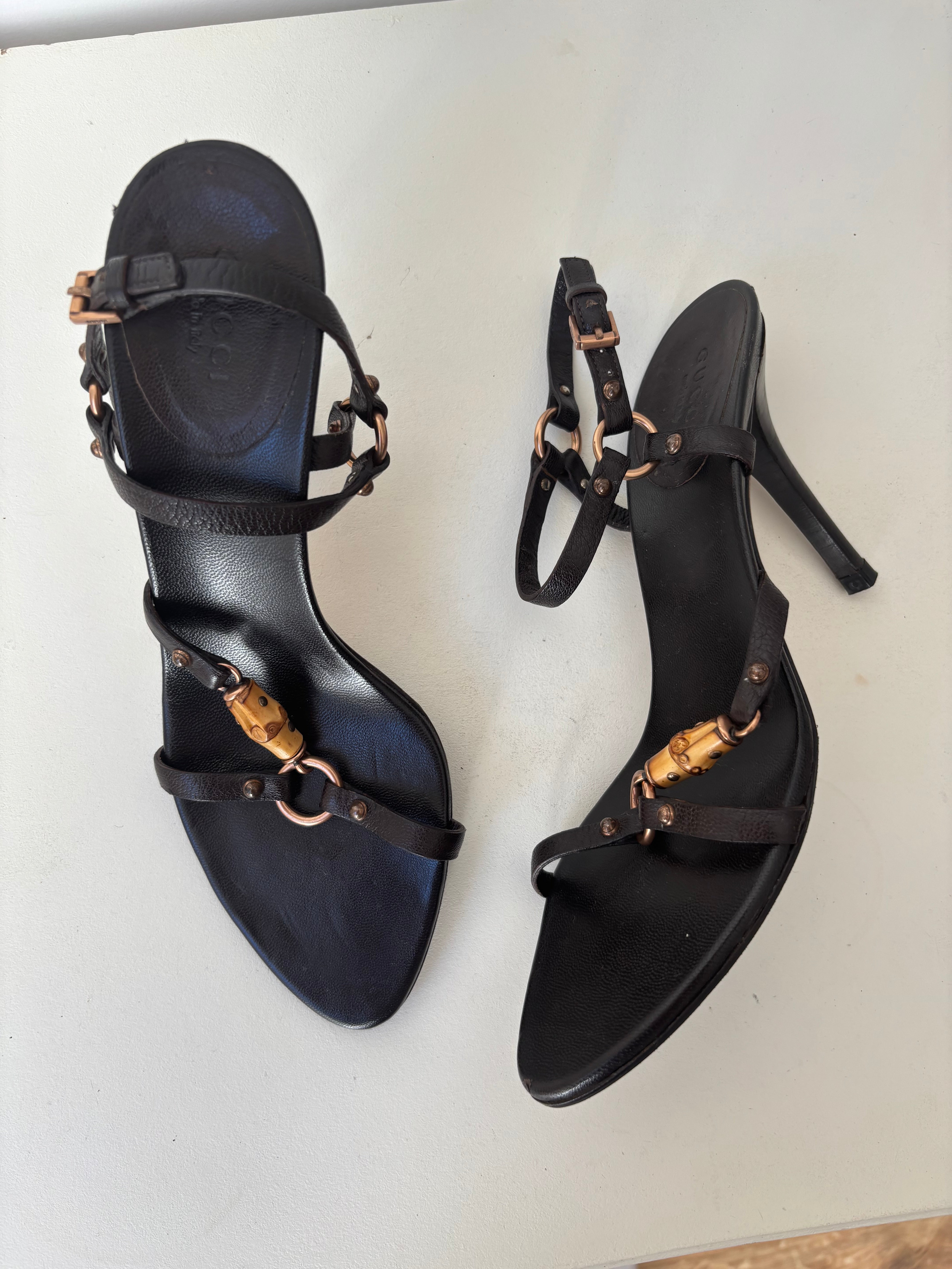 Gucci – Sandales en cuir noir détail bambou – 37