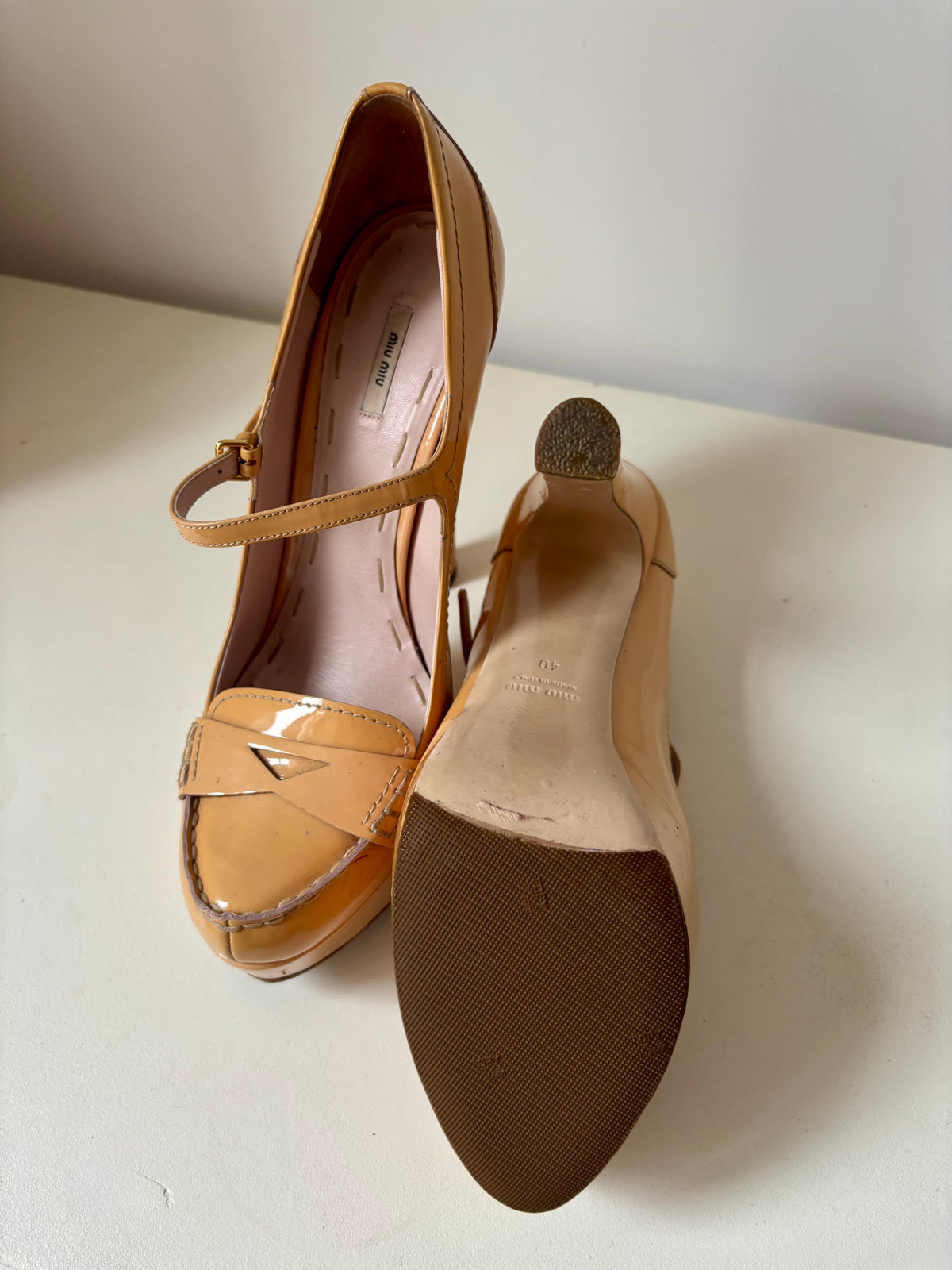 Miu Miu Mary-Jane verni moutarde – 40