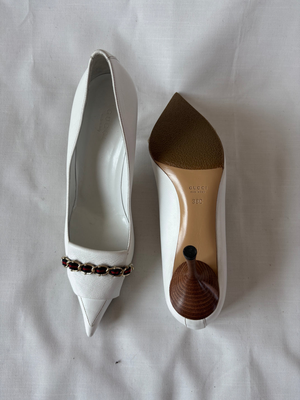 Gucci escarpins cuir blanc chaîne – 38