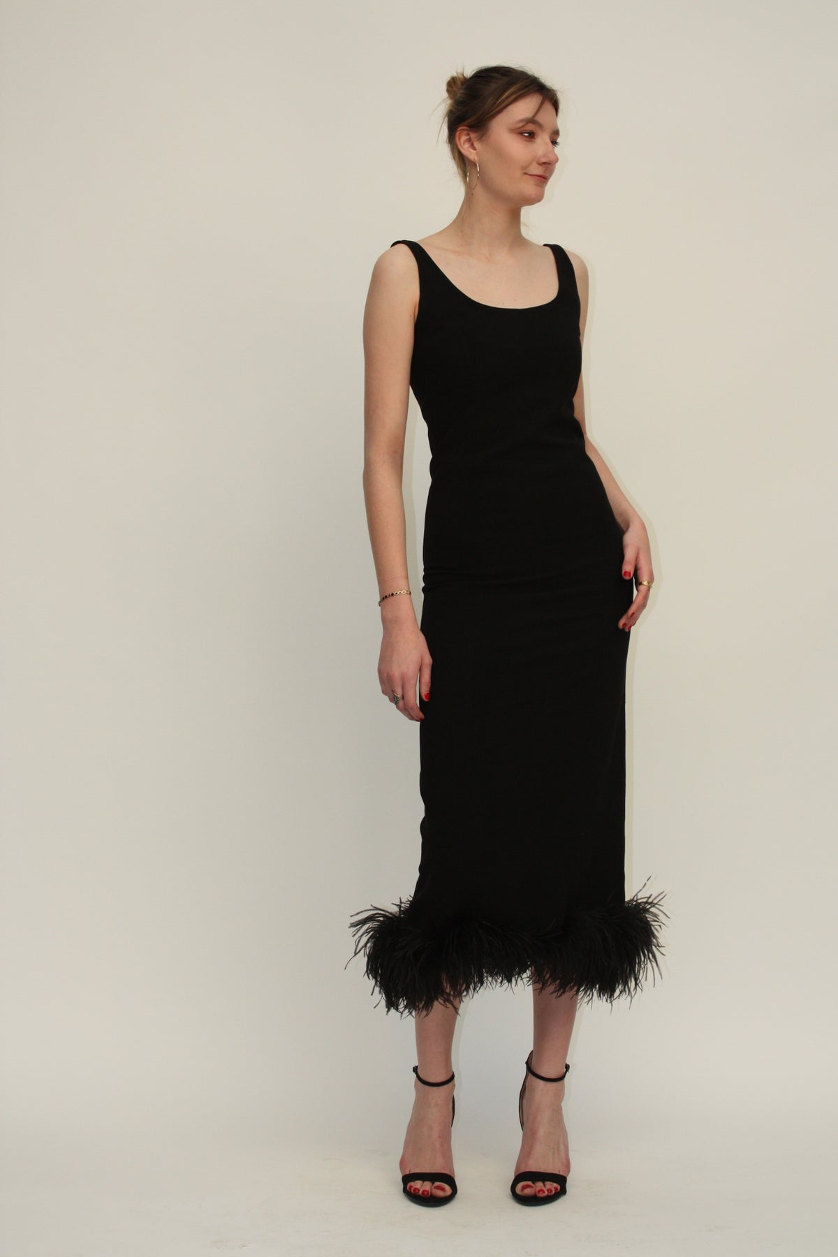 Paule Ka – Robe noire longue à plumes – XS