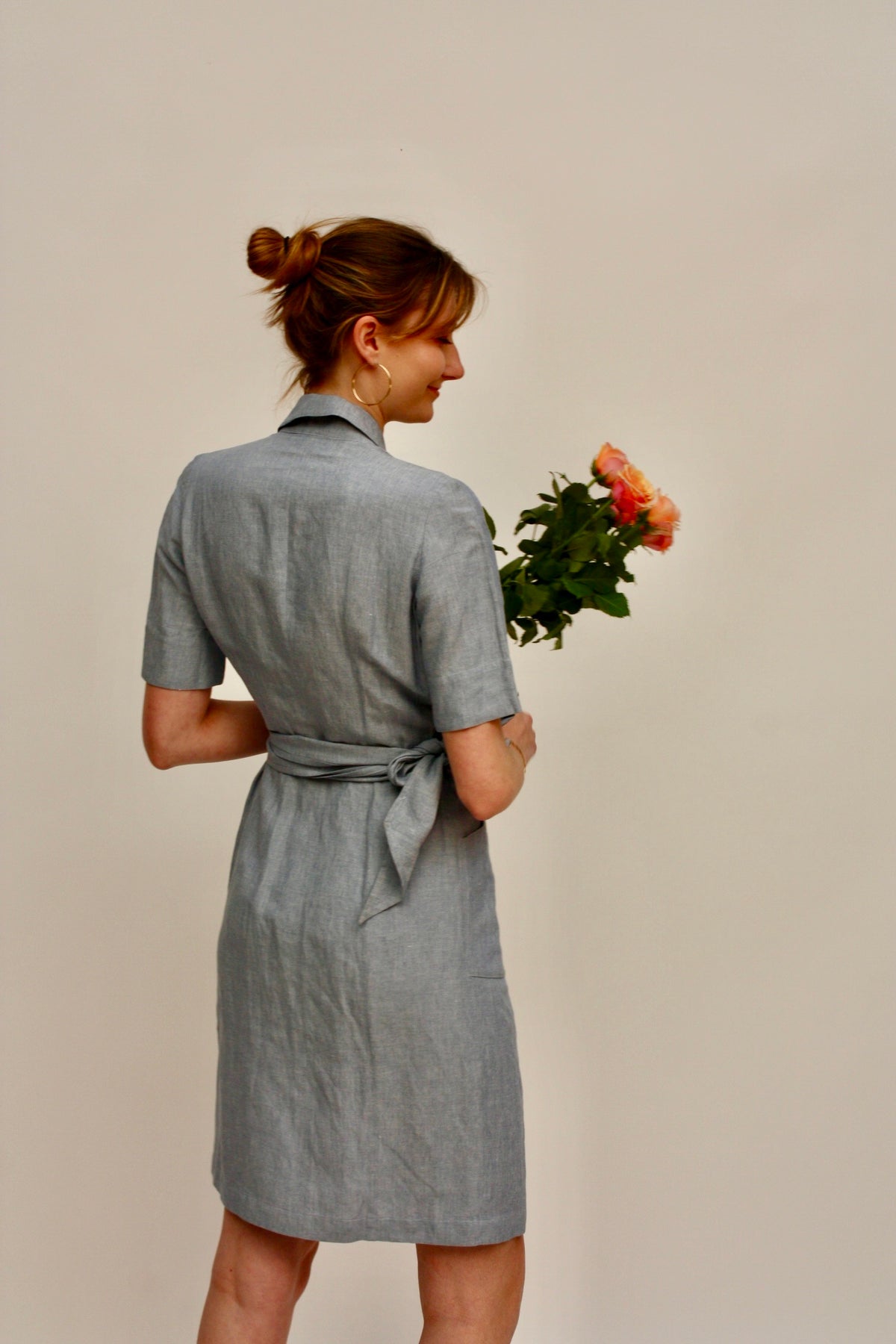 Mugler – Robe tailleur bleu-gris ceinturée – S