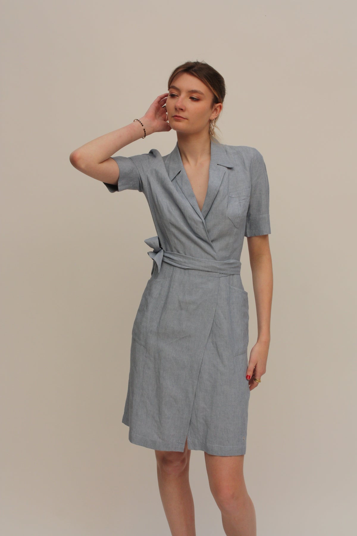Mugler – Robe tailleur bleu-gris ceinturée – S