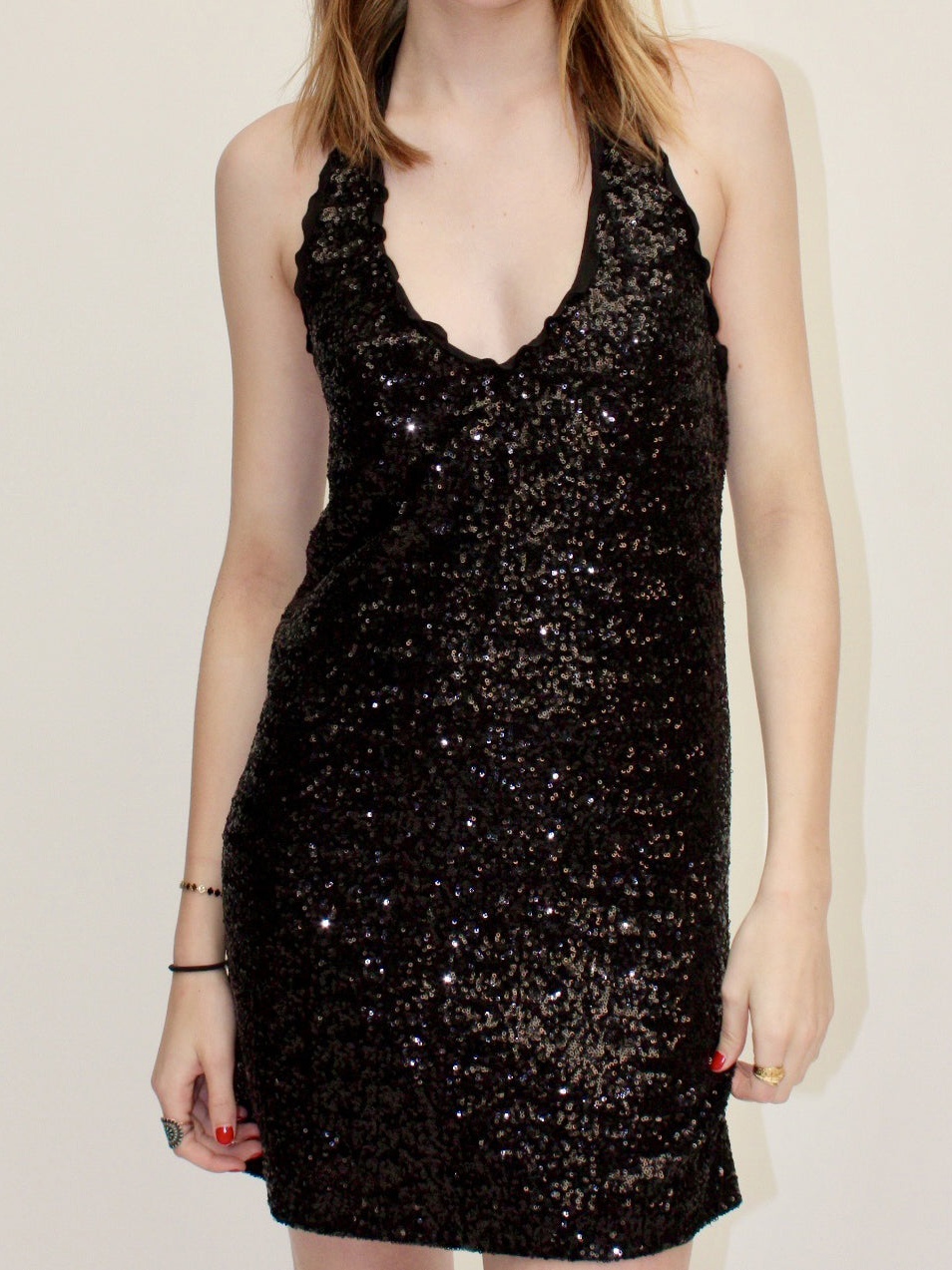 Moschino – Robe dos nu à sequins noirs – S