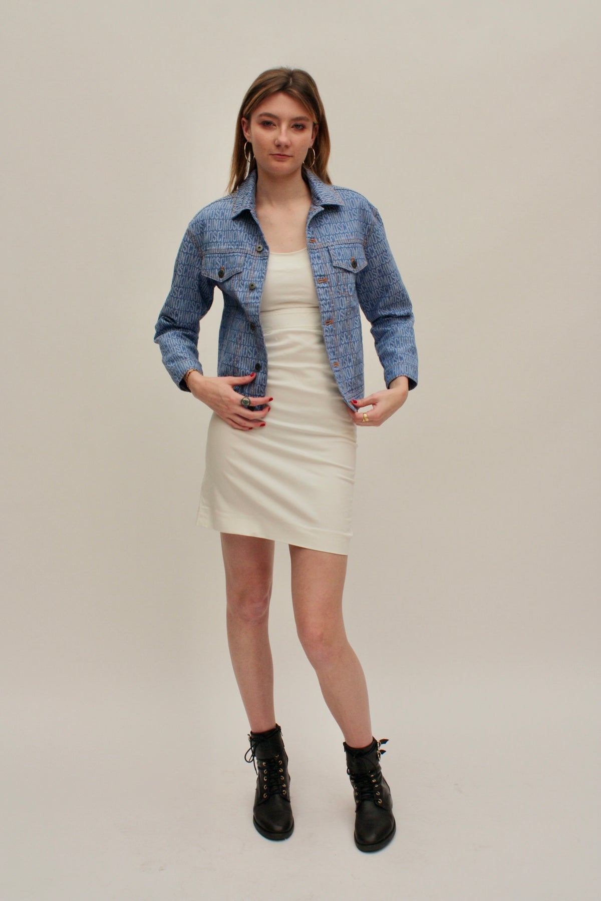 Moschino – Veste en denim monogram, coupe courte – M