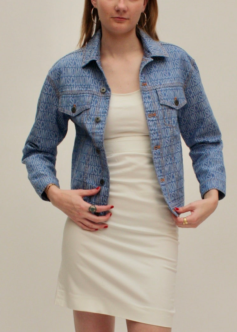 Moschino – Veste en denim monogram, coupe courte – M